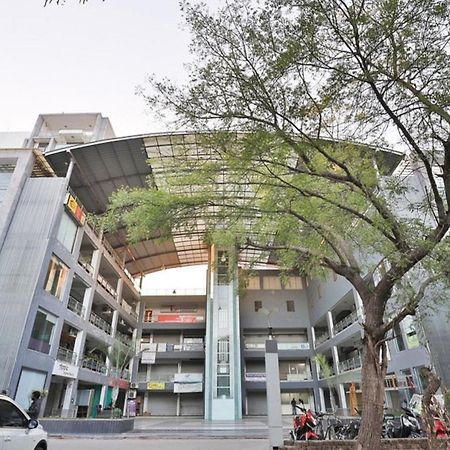 Hotel The Grand Pritam Gandhinagar Exteriör bild