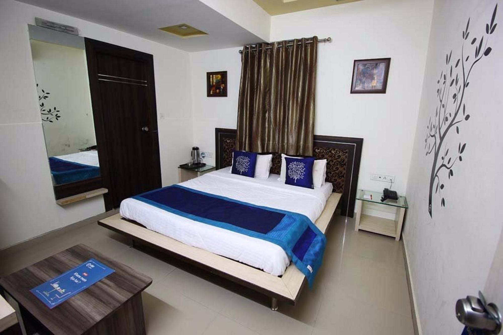 Hotel The Grand Pritam Gandhinagar Exteriör bild