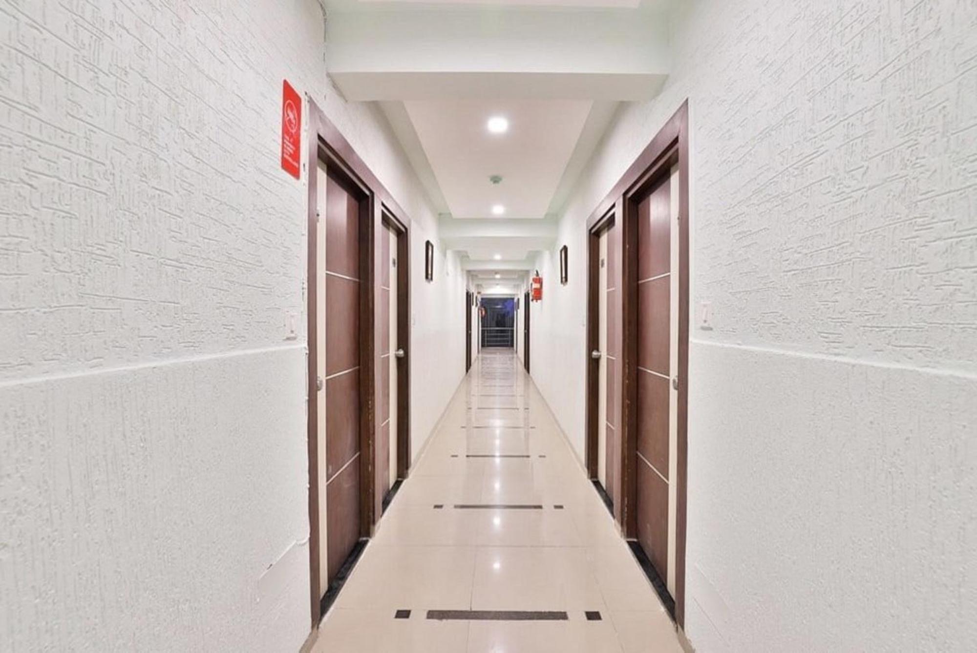 Hotel The Grand Pritam Gandhinagar Exteriör bild