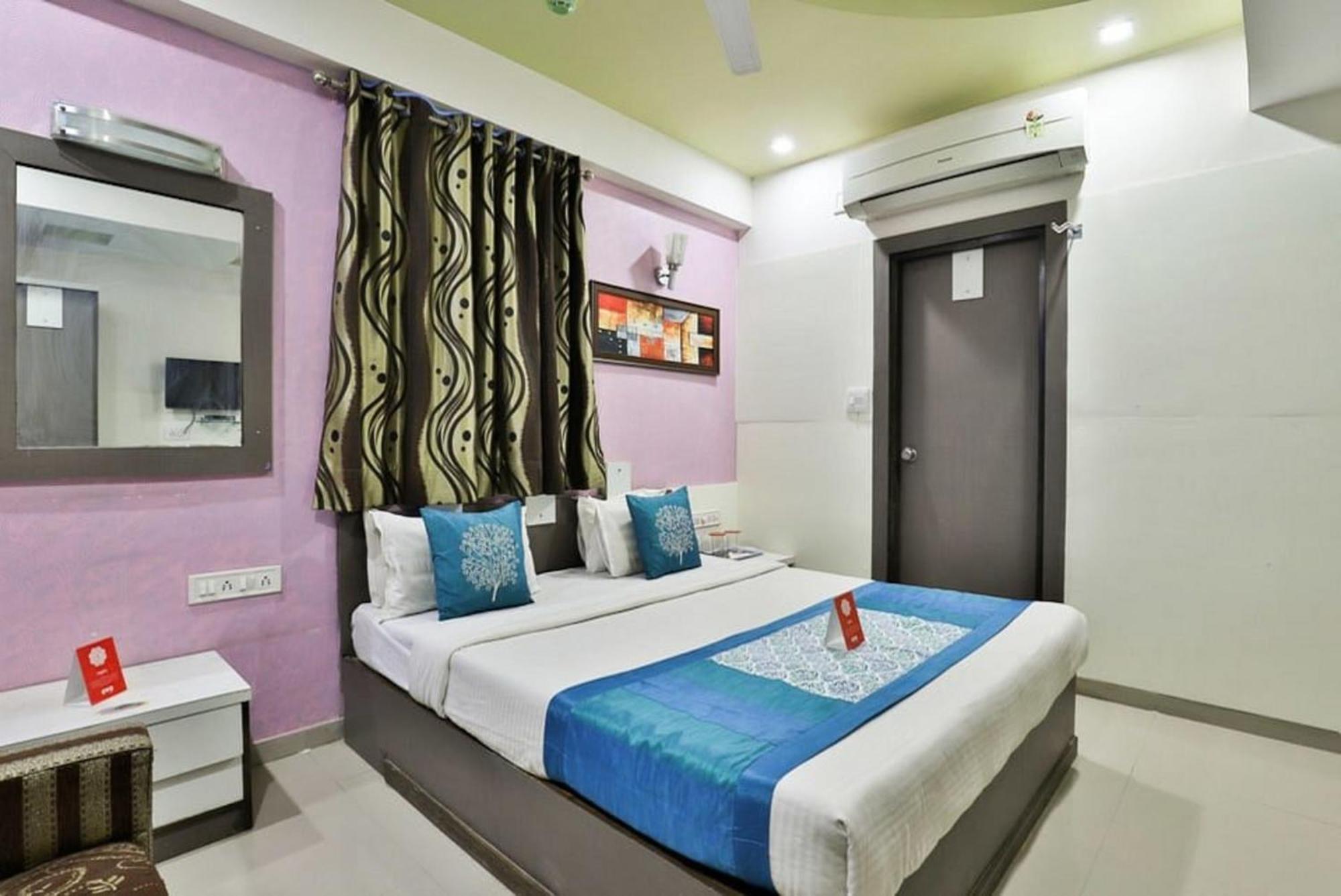 Hotel The Grand Pritam Gandhinagar Exteriör bild