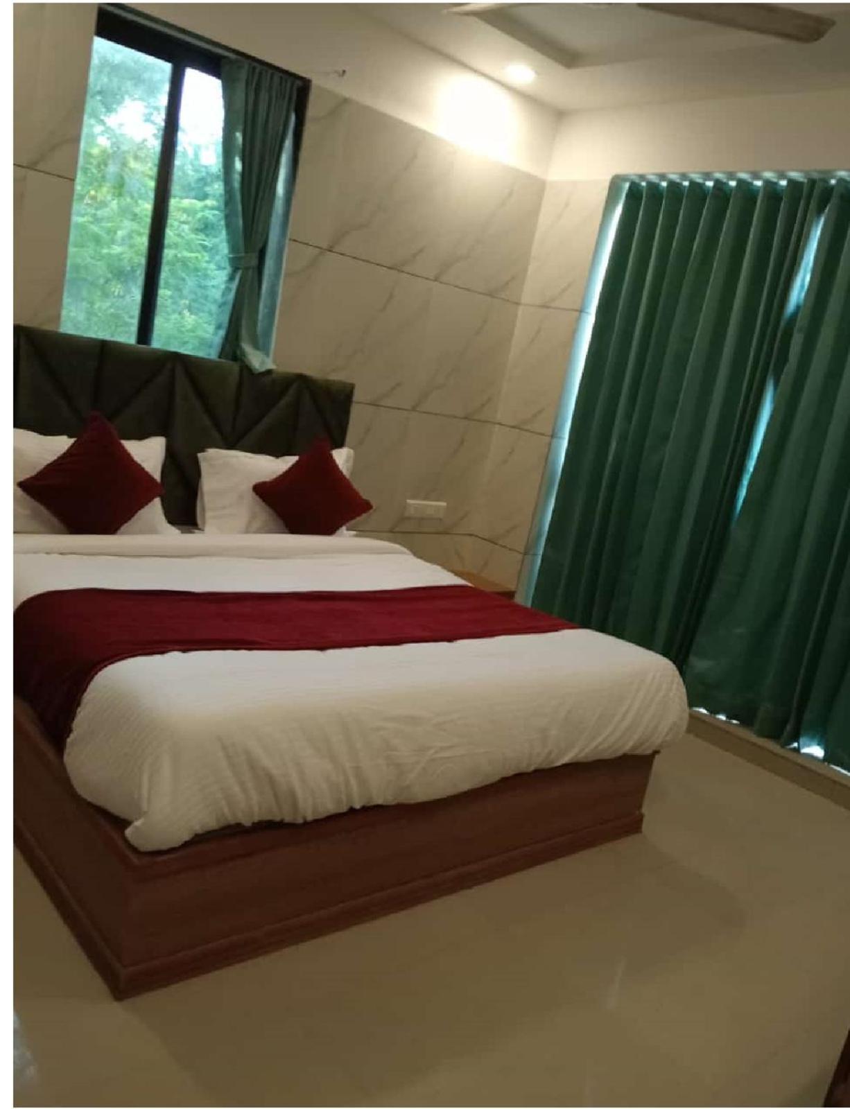Hotel The Grand Pritam Gandhinagar Exteriör bild